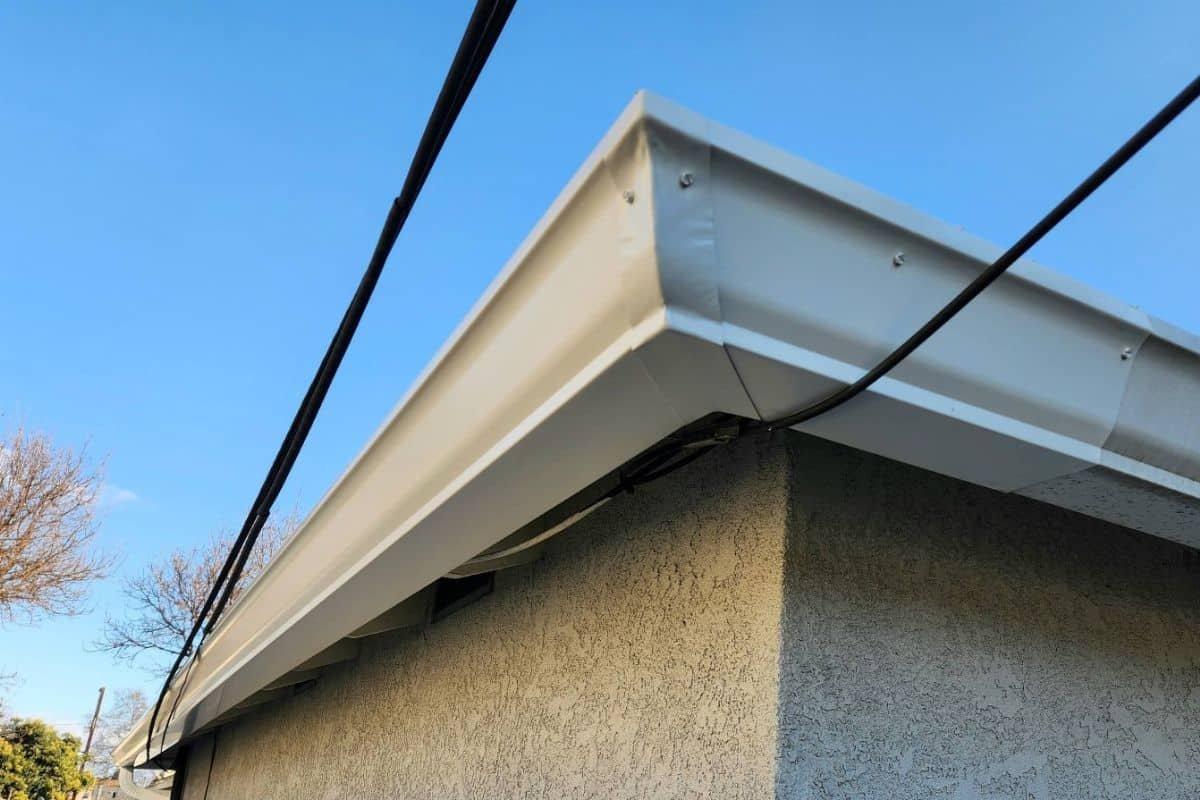 Seamless metal gutter system installed on a New Jersey home by A1 Oasis Construction – seamless metal gutter repair NJ services.